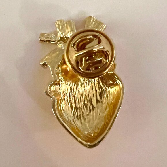 🧷🫀Anatomical Heart Pin in Gold-Tone Metal - Unique/Quirky/Cardiology/Love - Picture 3 of 6